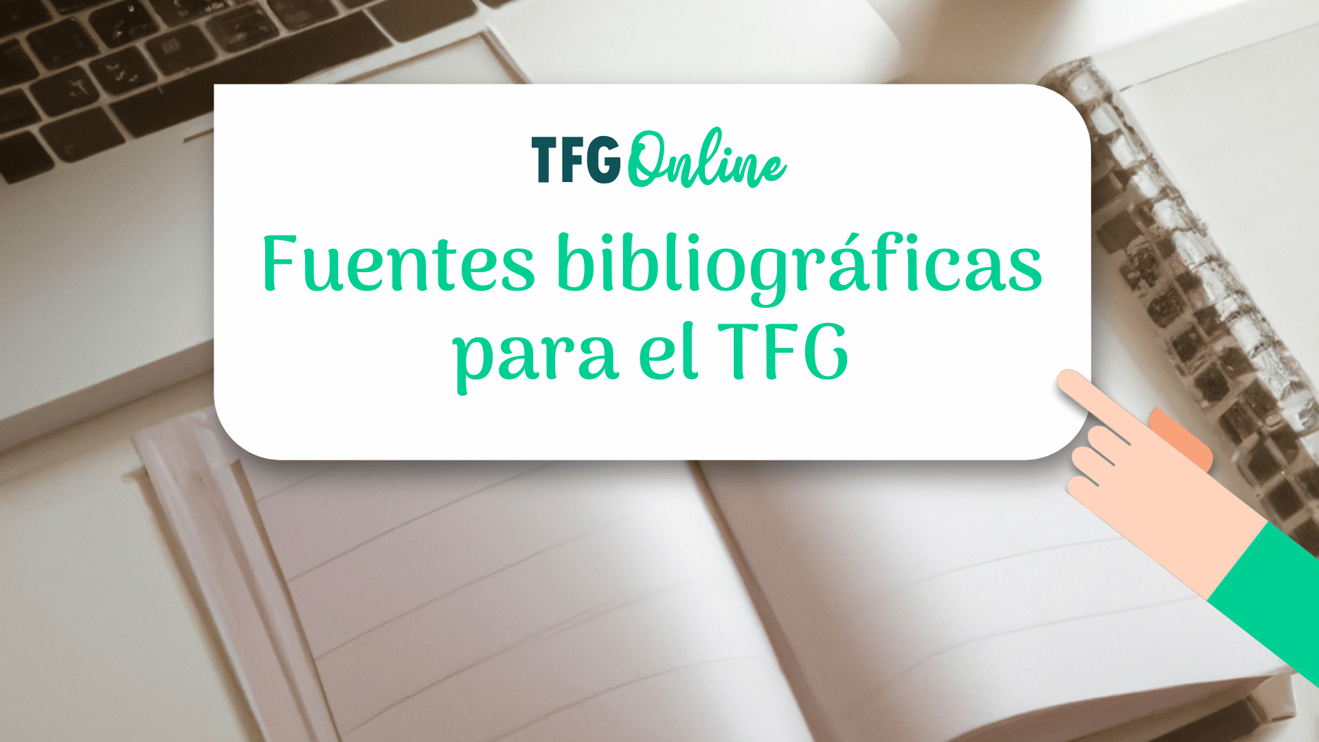 Estudiante universitario buscando fuentes bibliográficas en el ordenador para su TFG